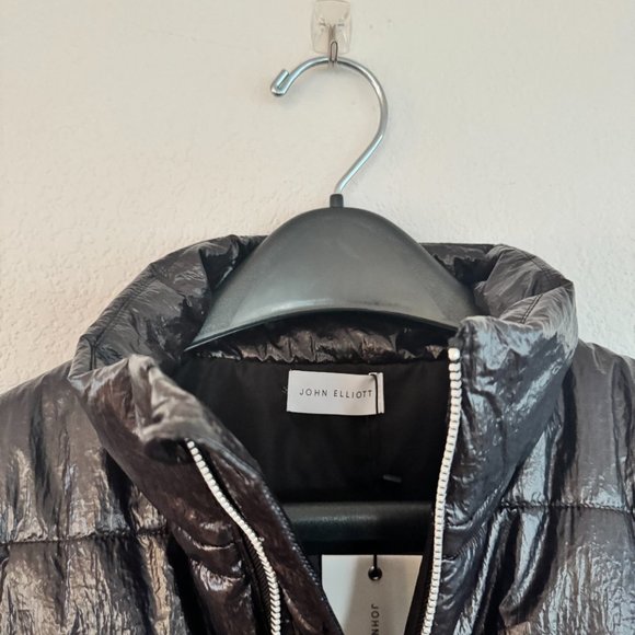 NWT JOHN ELLIOTT PICO PUFFER JACKET Men's (M) - Picture 3 of 11